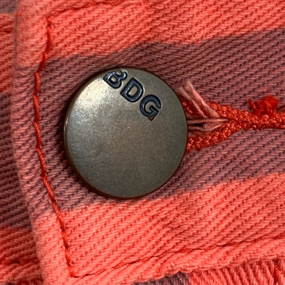 BDG Women's Pink and Orange Shorts.Size 27 High Rise.Pre-owned.Good Condition 🙀 - Picture 3 of 6